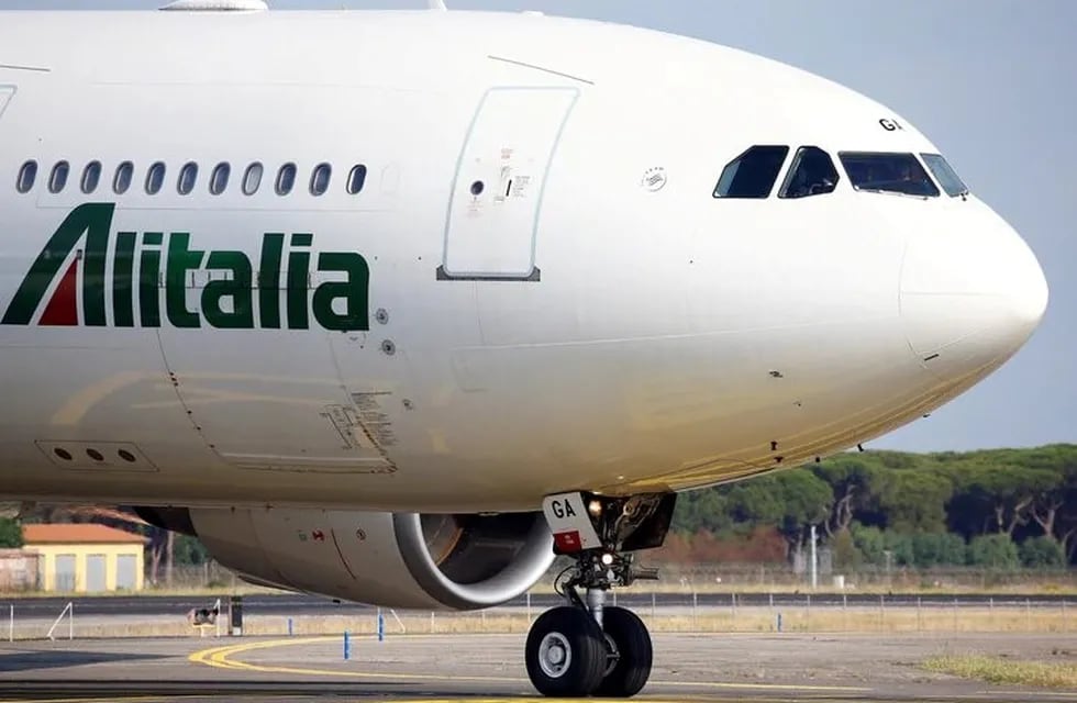 Un pasajero italiano murió en pleno vuelo.