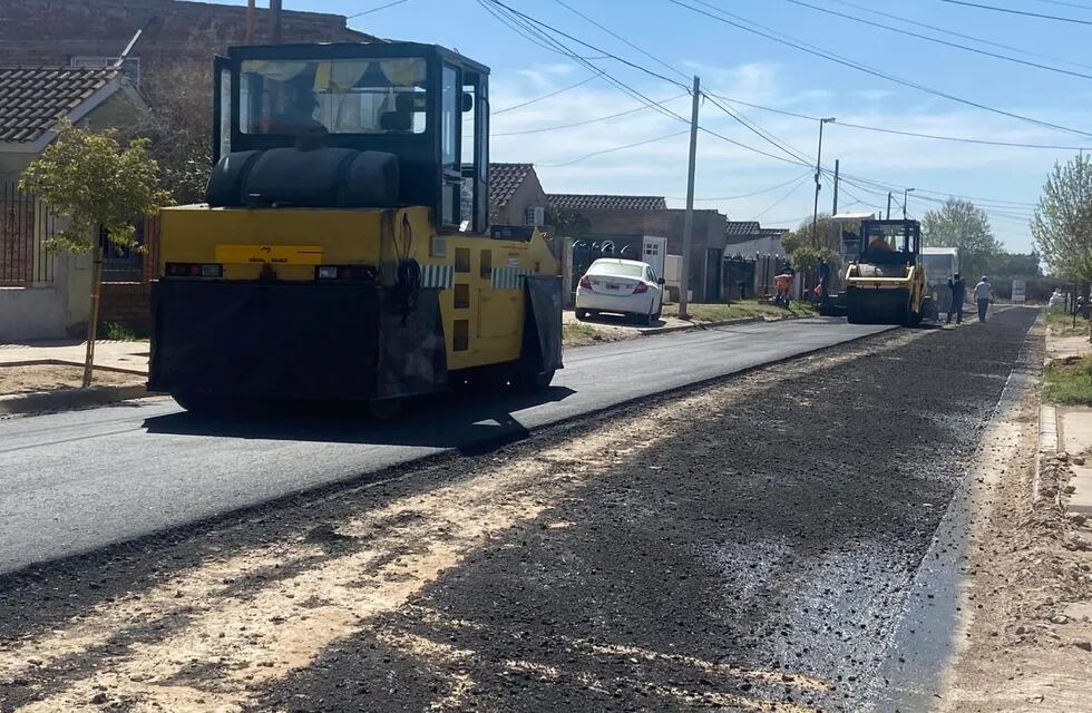 En noviembre finalizará la pavimentación de cuadras en el barrio Nueva Bahía