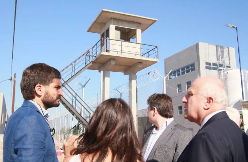 El Gobernador recorrió el nuevo Complejo Penitenciario de Rosario.