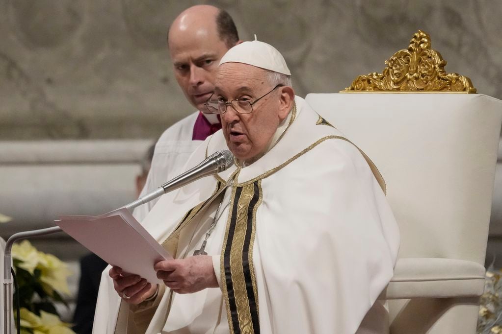 El Papa Francisco advirtió que muchos conflictos “en vez de extinguirse con el diálogo, se alimentan de noticias falsas”.