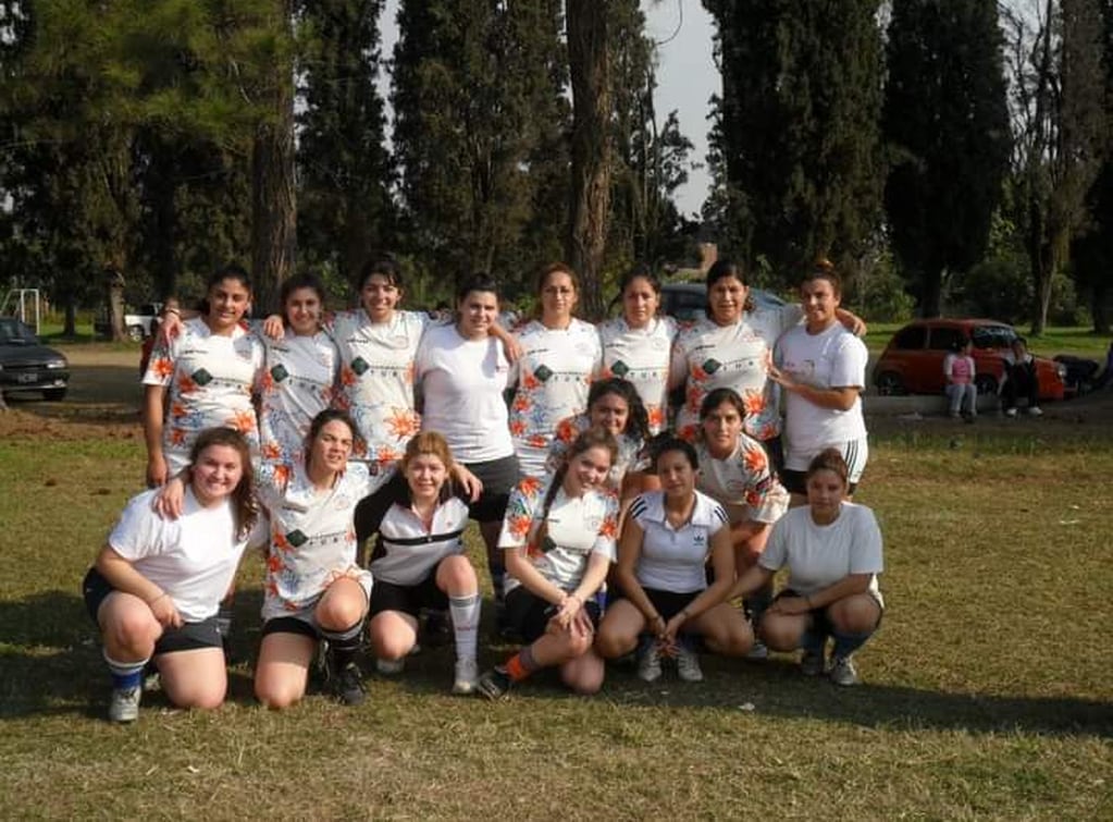 Equipo femenino de San Isidro Rugby Club en el año 2011.