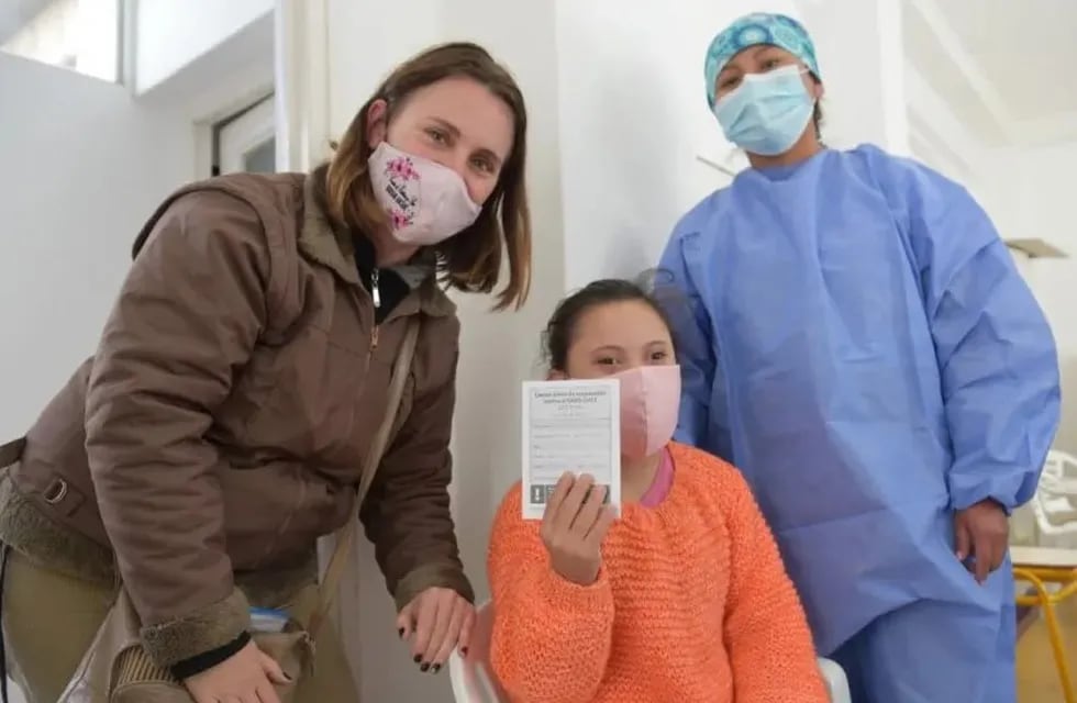 Sin pausa avanza la campaña de vacunación contra la Covid-19 en Jujuy.