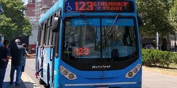Colectivo de la línea 123 en Rosario