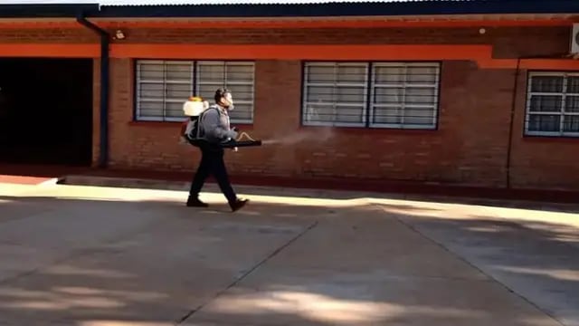 Realizan fumigaciones en escuelas de Eldorado para el retorno a clases