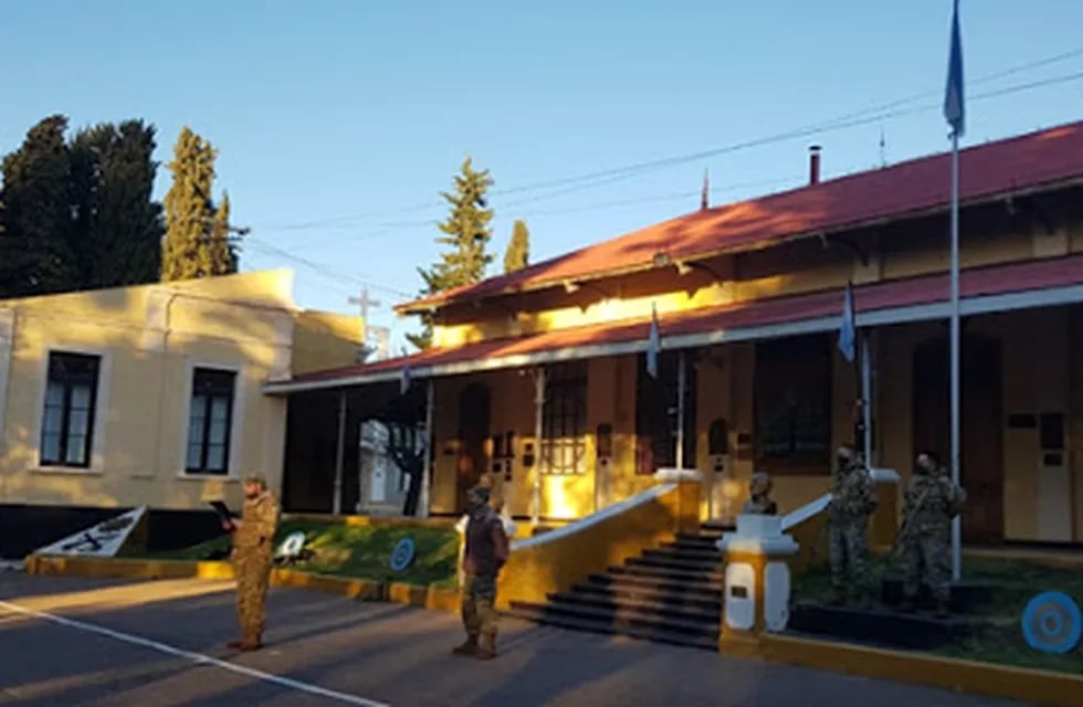El Liceo Militar General Espejo se encuentra ubicado en Mendoza, pero es parte de la jurisdicción nacional, por lo que el gobierno provincial no puede restituir las clases en el establecimiento.