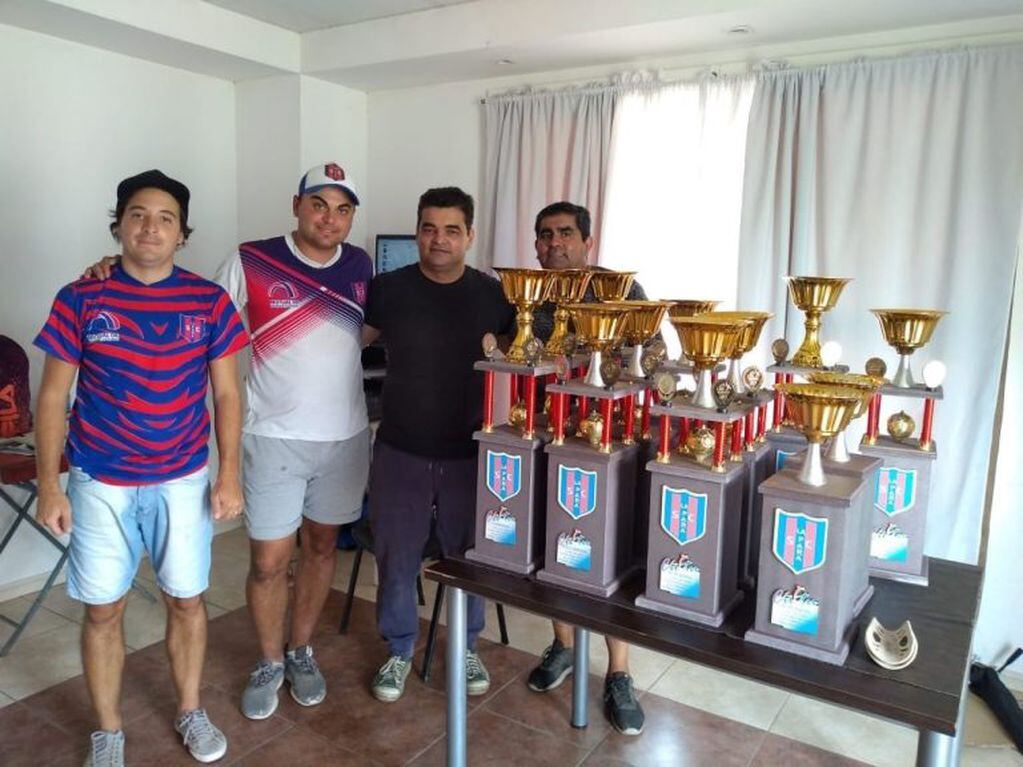 Torneo de Fútbol Infantil "La Cultu 2019". Las copas para los ganadores de la competencia.