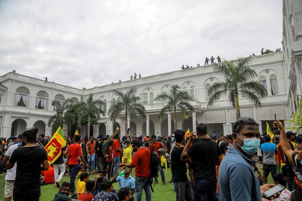 Caos en la casa del presidente en Colombo, Sri Lanka. (AP/Amitha Thennakoon)