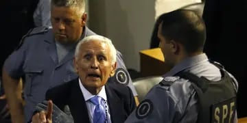 Condenaron al represor Miguel Etchecolatz a prisión perpetua por los crímenes en Brigada San Justo