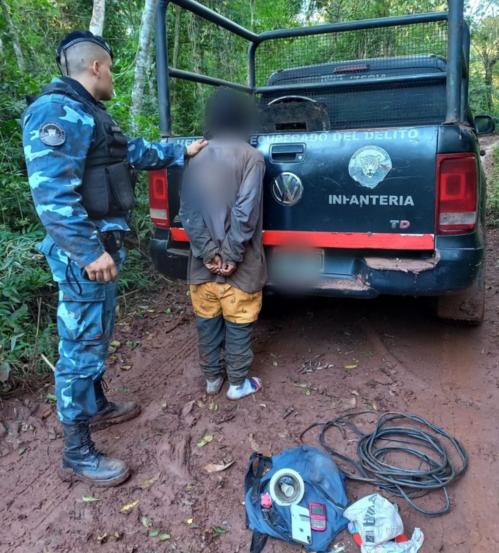 Detuvieron a un joven con elementos presuntamente robados en Puerto Iguazú.