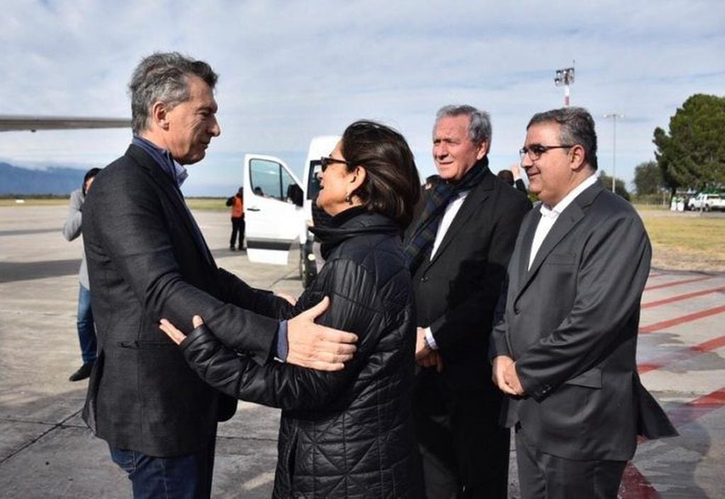 visita de  Macri a Catamarca, recibido por la gobernadora Lucia Corpacci