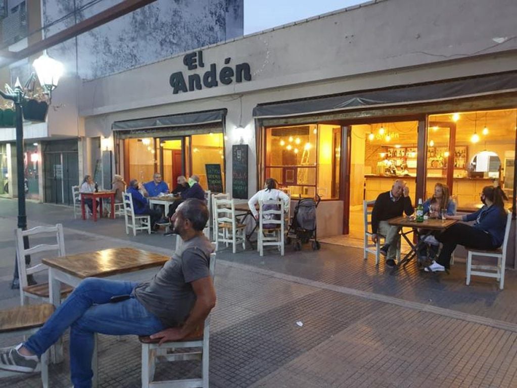Bares y restaurantes abrieron este "finde" en La Cumbre. (Foto: gentileza Claudia Cepeda).