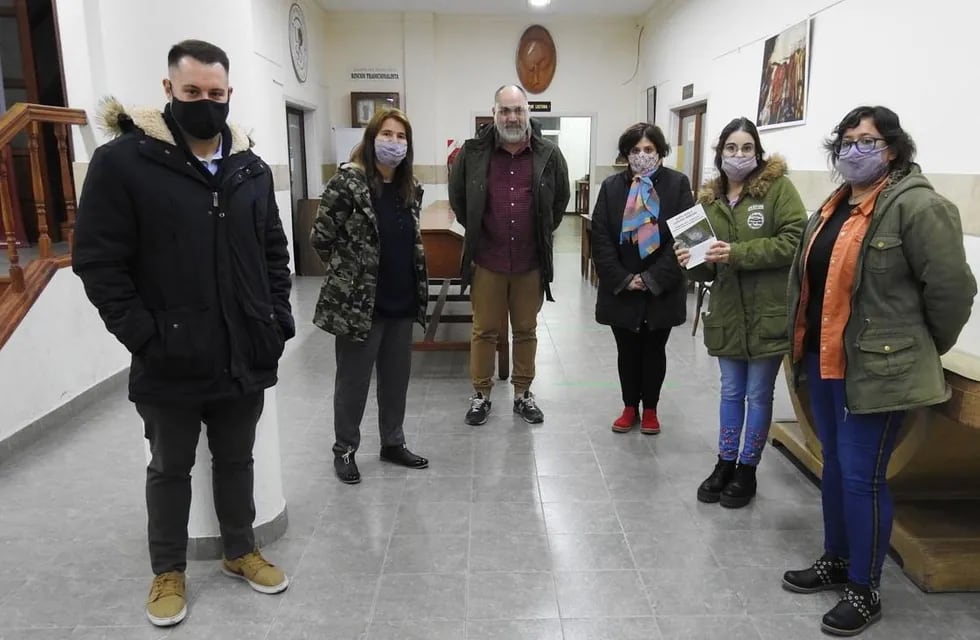 Dirigentes radicales se reunieron con autoridades de la Biblioteca Alberdi