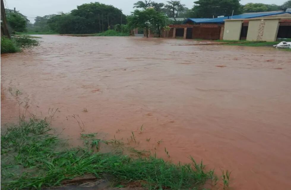 Posadas: intensas lluvias causaron inconvenientes en varios barrios de la ciudad.