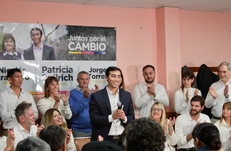 Nicolás Aramayo presentó la lista de precanditos a concejales.