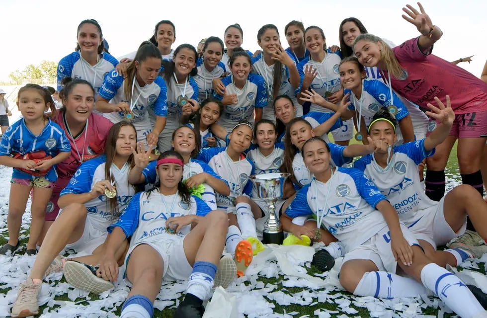 Godoy Cruz A logró su cuarto título de la Liga Mendocina de fútbol femenino luego de una goleada en el estadio mundialista frente a AMUF en la final.