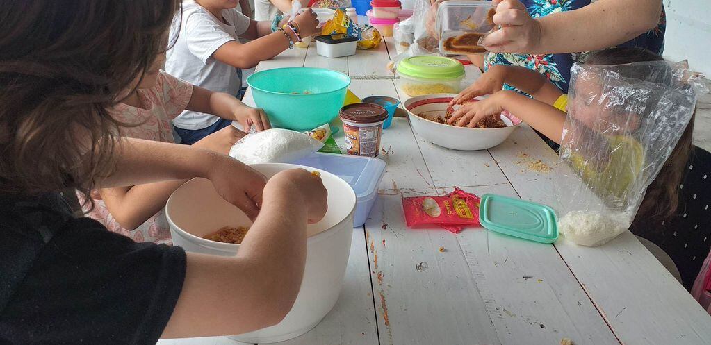 Se llevó a cabo el Taller de Cocina Infantil en el Centro Cultural La Estación de Tres Arroyos