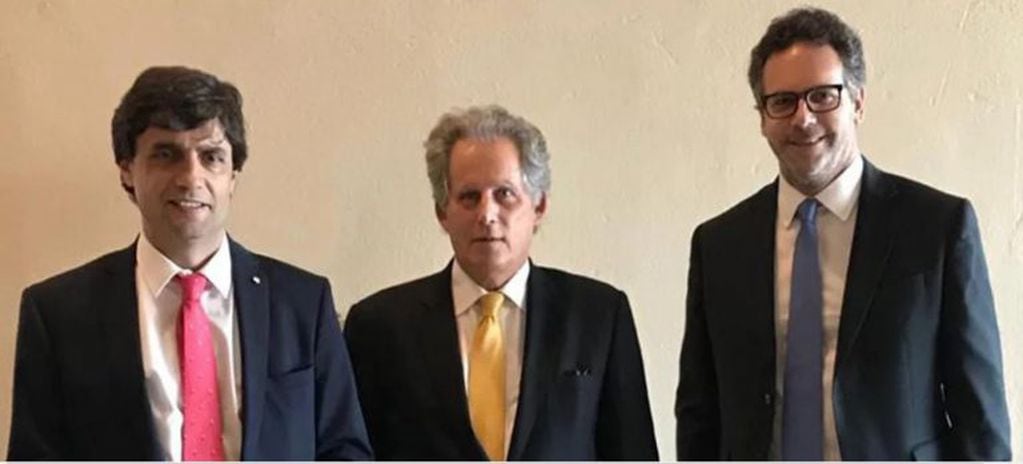 El ministro de Hacienda, Hernán Lacunza, el titular interino del FMI, David Lipton, y Sandleris (Foto: Twitter/@Lipton_IMF).