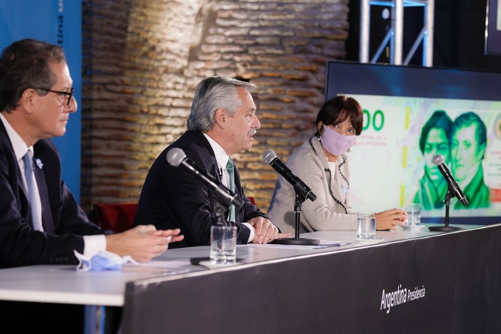 Alberto Fernández durante el anuncio de la presentación de los nuevos billetes. 