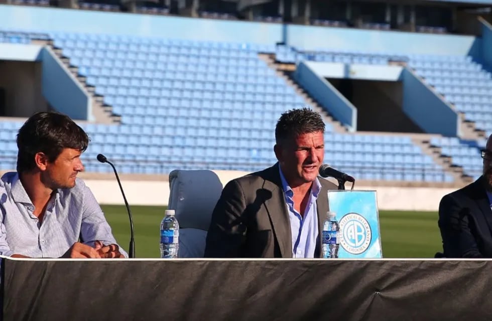 El directorio deportivo que dirigirá Mauro Óbolo (izquierda) tendrá un psicólogo según confirmó Artime (centro).