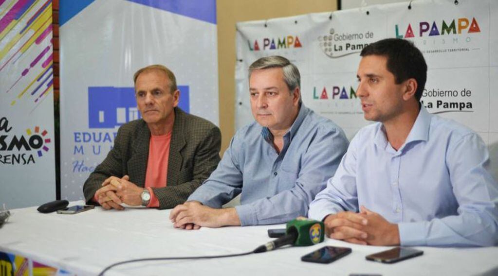 Darhata, Balsa y Córdoba, en la conferencia de prensa (Vía Santa Rosa)