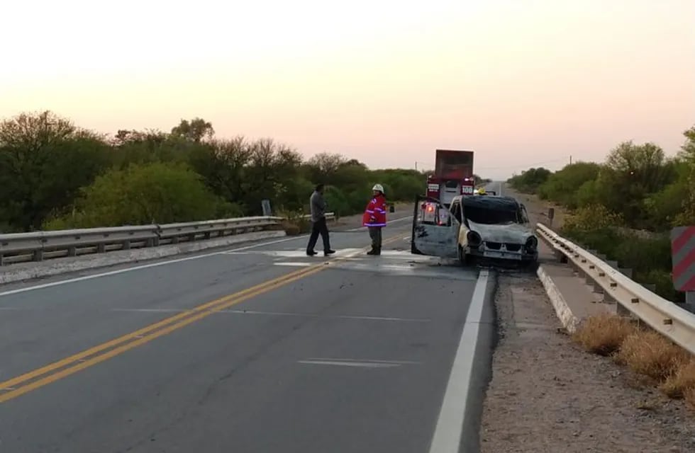 Olta: Mujer muere carbonizada tras incendiarse una camioneta del Ministerio de Salud