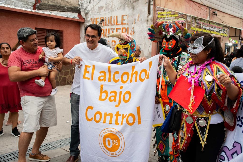 El presidente del Concejo Deliberante de San Salvador de Jujuy, Lisandro Aguiar, encabezó el inicio de la campaña "Carnaval Seguro y Responsable".