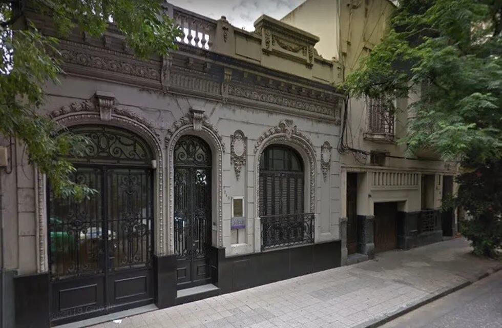 El robo se produjo en una clínica de España al 300. (Street View)