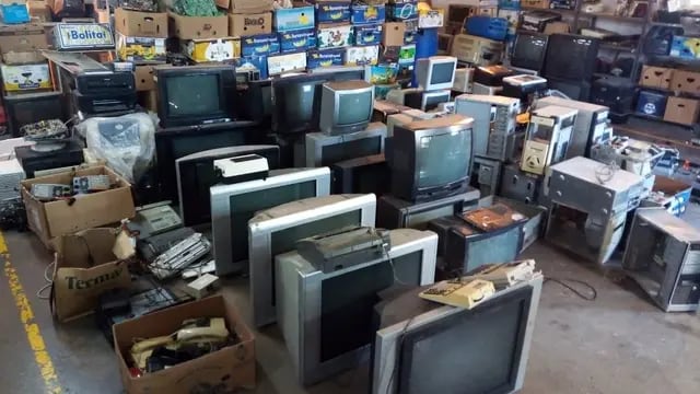 Se entregaron 2400kg. de aparatos informáticos y electrónicos en desuso al penal de Sierra Chica