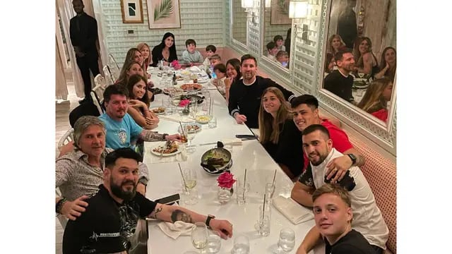 Lionel Messi compartió la foto de una cena familiar en vacaciones