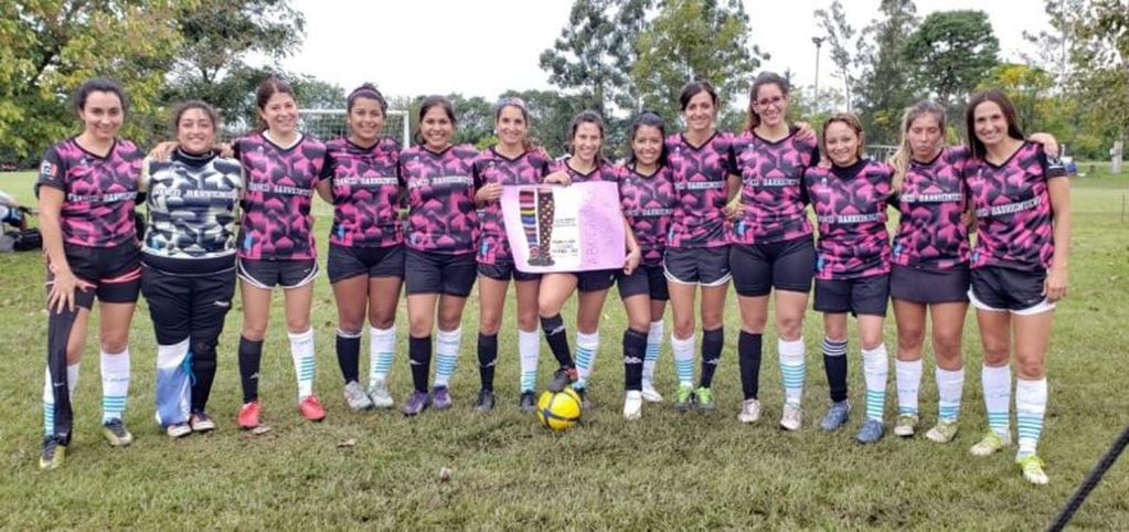 El equipo "Abogadas A" de Jujuy, subcampeonas del primer Torneo Nacional de Fútbol Femenino para Abogadas disputado en nuestra provincia.