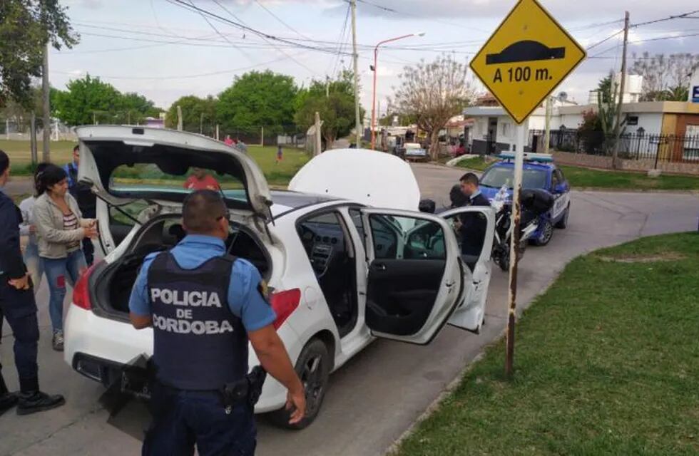 Alta Gracia: detuvieron a una mujer que conducía un vehículo con autopartes de otro robado