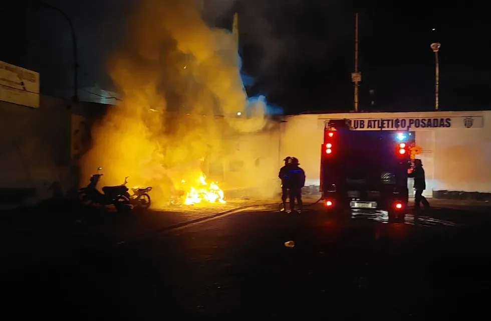 Tras una discusión, un joven de 18 años habría incendiado 6 motos en Posadas.