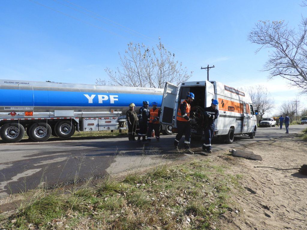 Punta Alta: simulacro de actuación ante la llegada de camiones con petróleo crudo