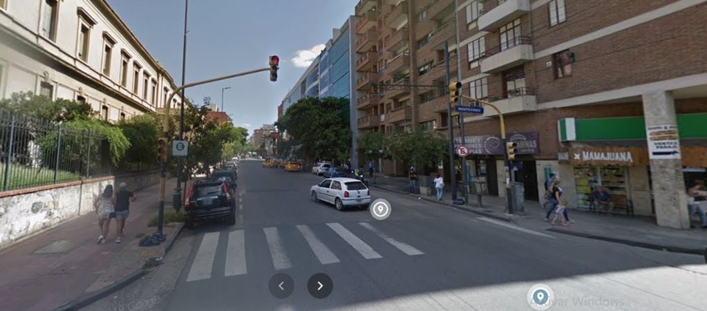El hecho ocurrió en la reconocida y extensa avenida Vélez Sarsfield de Córdoba Capital (Google Street View).