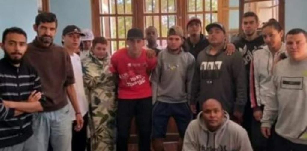 El contingente de hinchas colombianos que permanece en La Quiaca espera ayuda del Gobierno de su país.