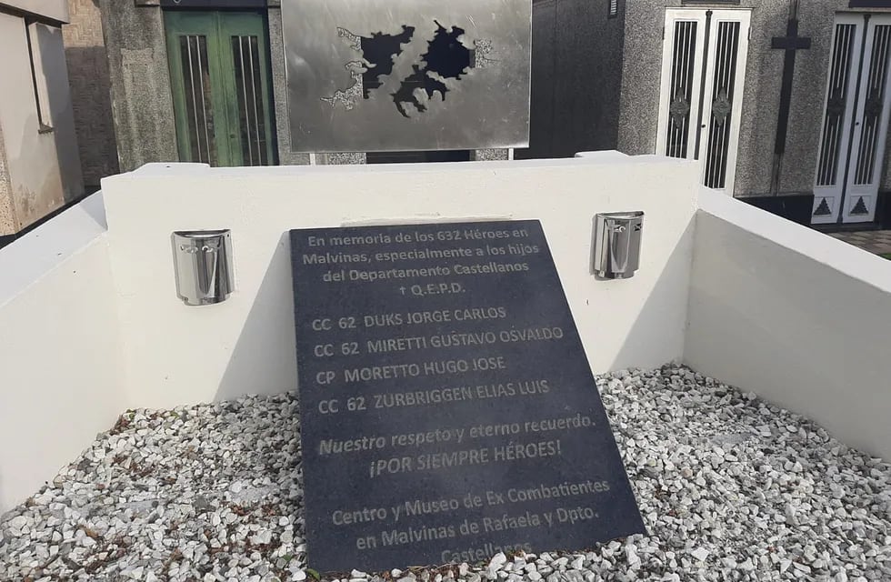 Cenotafio o memorial para recordar a los caídos en Malvinas nacidos en el Departamento Castellanos