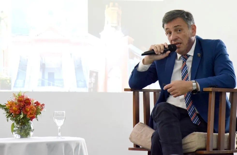 El intendente Oliva expuso sobre el Modelo Uruguay en la Expo Concepción