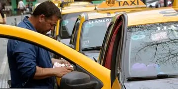 Aumento en la bajada de bandera de los taxis