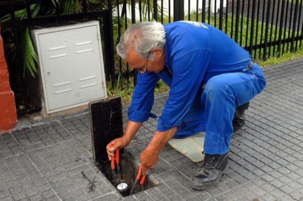 En Rosario roban 500 medidores de agua al año