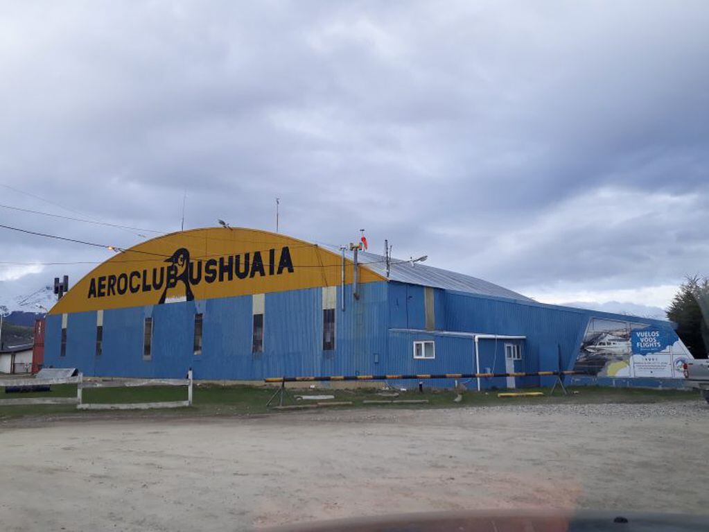 Aeroclub Ushuaia, sobre la margen del Canal Beagle