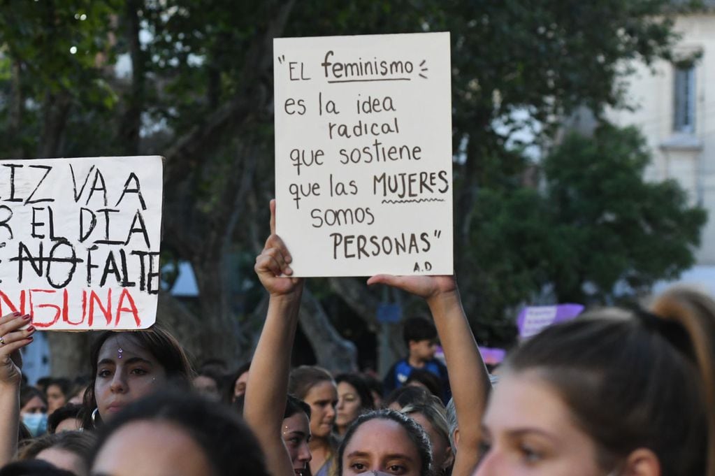 Una empresa de Río Negro despidió a trabajadoras rurales por ser mujeres.