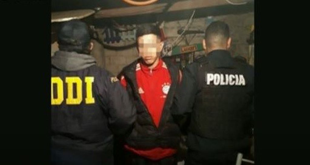 Uno de los detenidos por el crimen del policía en Gonzalez Catán (Web)