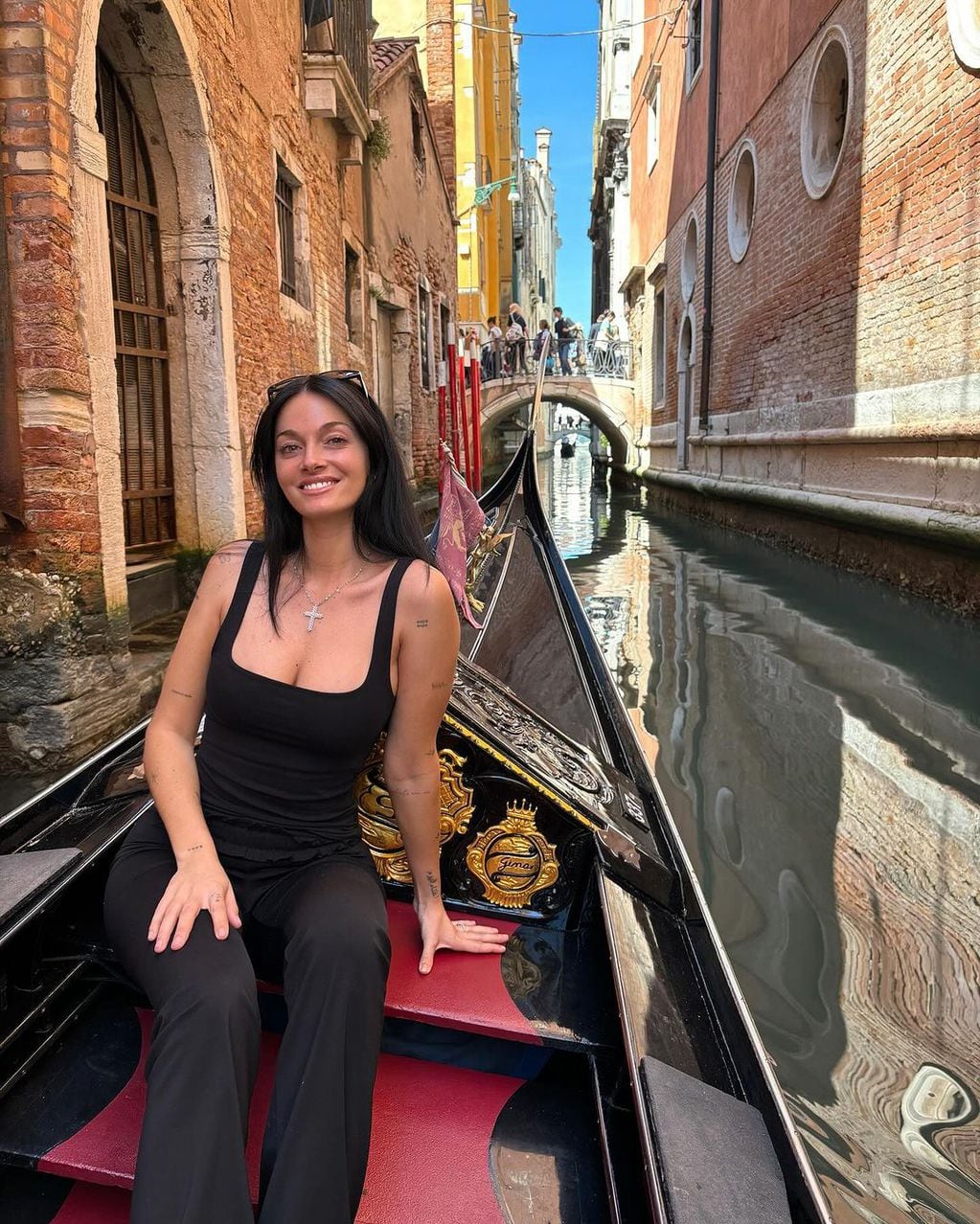 Oriana Sabatina paseando por Venecia