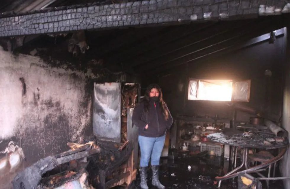 Una pelea entre vecinos neuquinos terminó con 62 chivas calcinadas y una casa quemada