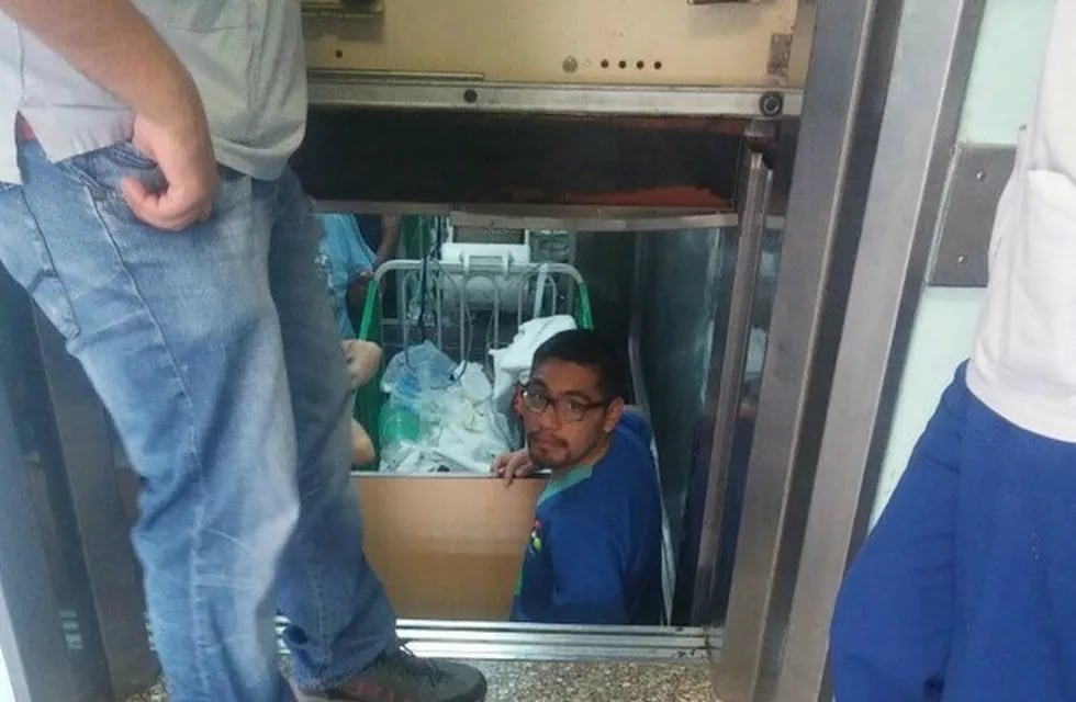 Un niño recién operado quedó varado en el ascensor del Hospital de Niños (Cadena 3)