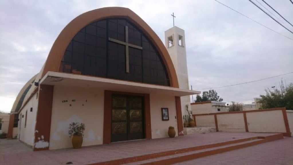 La parroquia de Angaco, donde el padre Walter da misa.