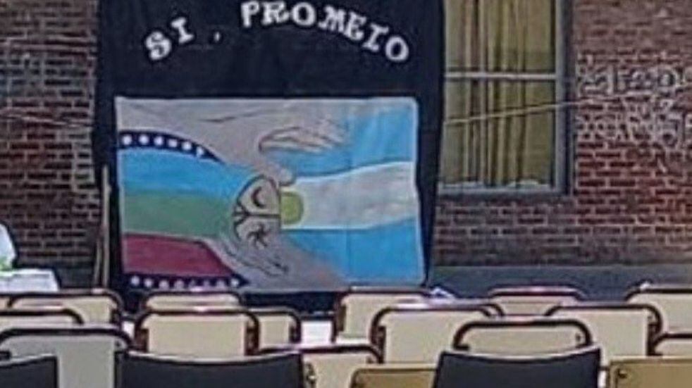 Alumnos de una escuela de Neuquén habrían juraron por la bandera mapuche