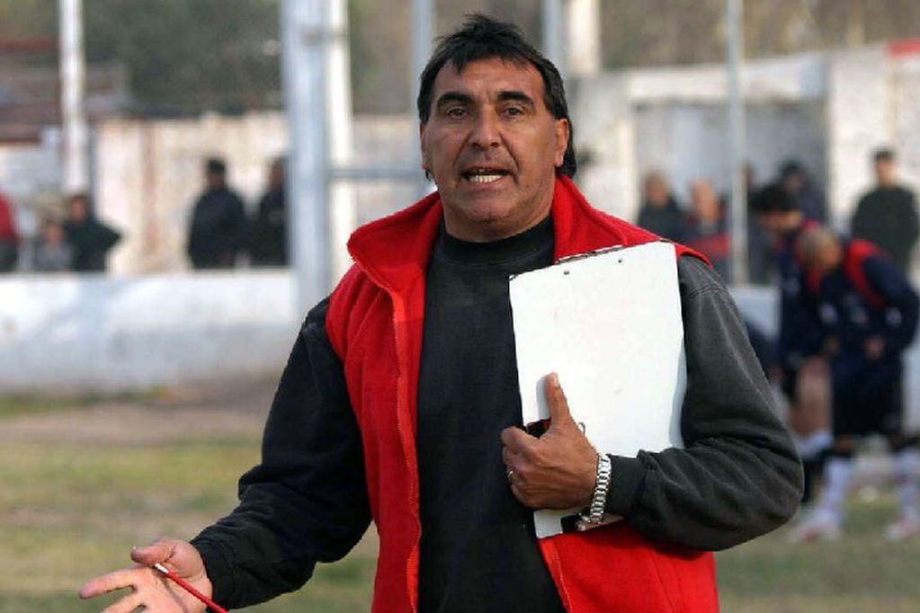 Jorge Fontemachi, referente histórico de Huracán Las Heras, como arquero y técnico, también se ganó un lugar en el trabajo de inferiores en Mendoza. Falleció en octubre del 2013.