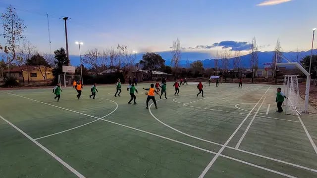 Inauguran playón deportivo en Las Compuertas