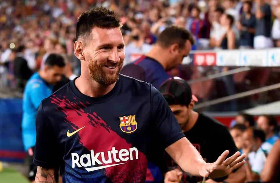 Barcelona's Argentine forward Lionel Messi arrives before the Spanish League football match between Barcelona and Real Betis at the Camp Nou stadium in Barcelona on August 25, 2019. (Photo by Josep LAGO / AFP)